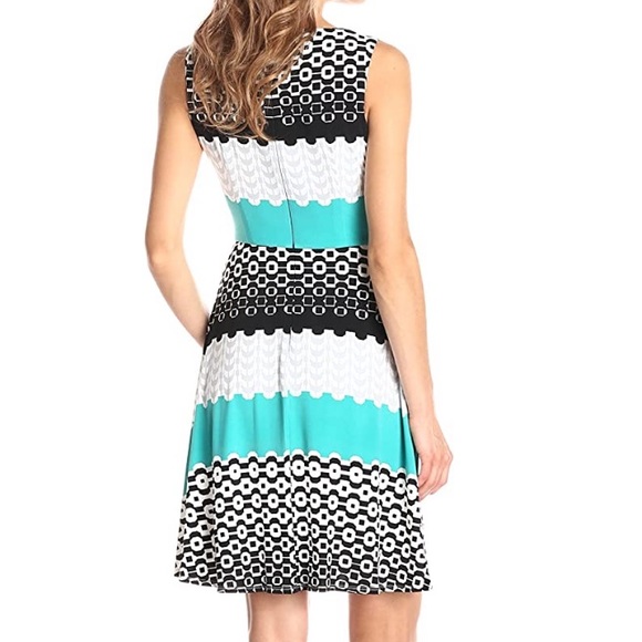 Donna Morgan Stretch Jersey Graphic Flare Dress 2 - Picture 2 of 4